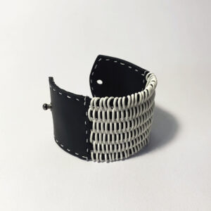 Narukvica 1 belo crna