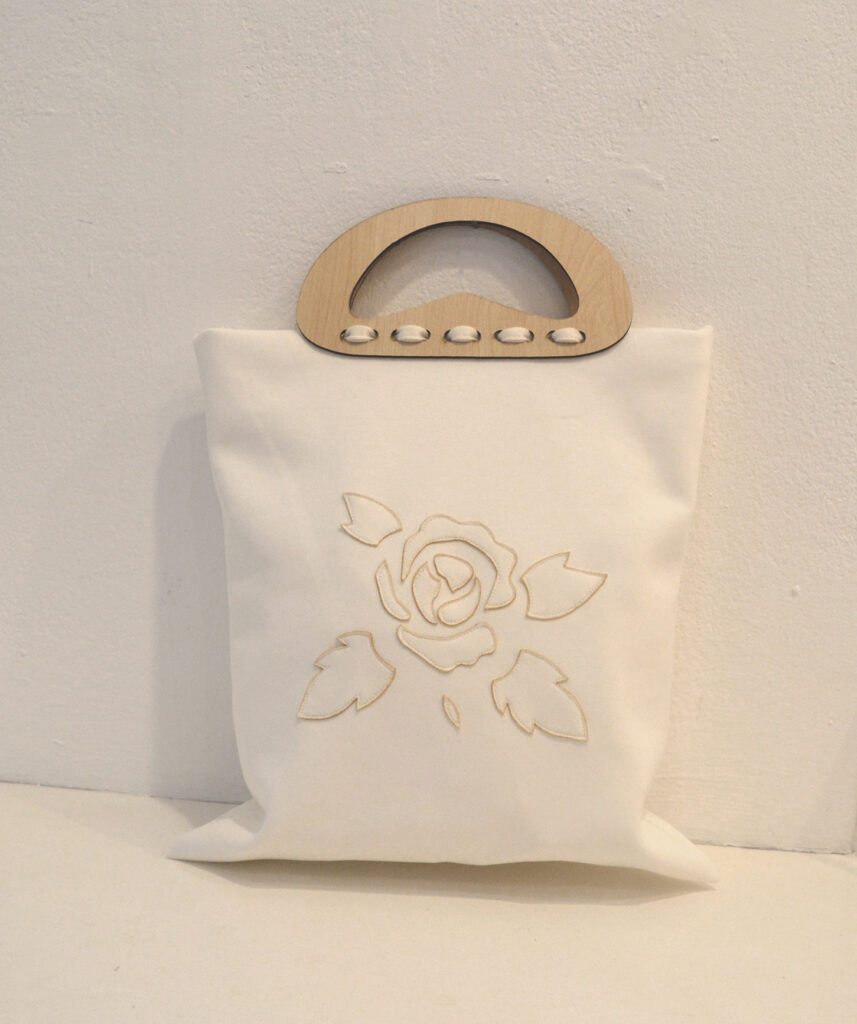 194_Dragana Nikolajevic_torba_belo_na_belo