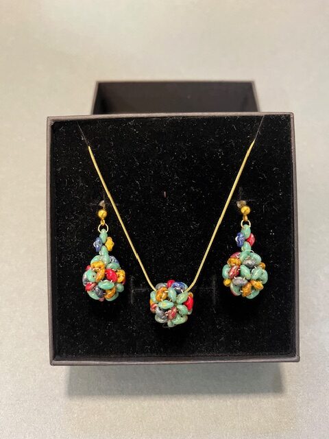 267_Lana Pavlović_Set loptice 1_minđuše i lanac sa priveskom