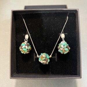 268_Lana Pavlović_Set loptice 2 minđuše i lanac sa priveskom